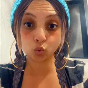 Meet your Posher, Leanne